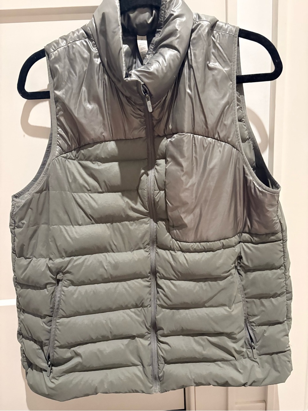 Lululemon Navigation Stretch Down Vest Grey Sage size 10 women's